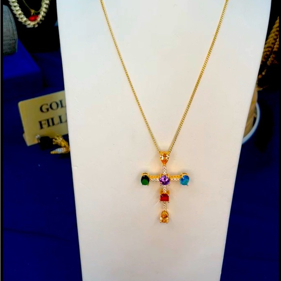 Cross Pendant & Chain - Picture 1 of 7